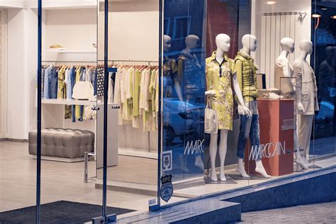 Store Design And Visual Merchandising Creating Store Space That Encourages Buying Industries