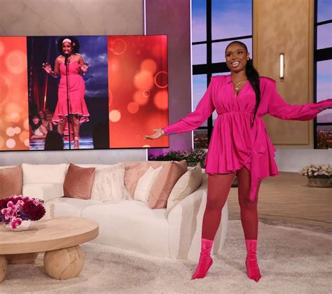 Jhud Is Pretty In Pink For The 1st Episode Of Her New Talk Show