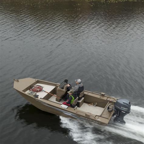 Outboard Bay Boat Sportsman 1660 Pro Smoker Craft Center Console