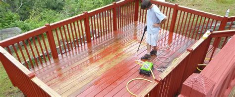 Constructing The Perfect Deck Oasis: Best Glazing Panel Selection For