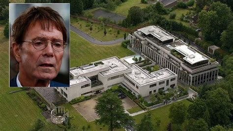 Cliff Richard S Home Searched Over Sex Claim Uk News Sky News