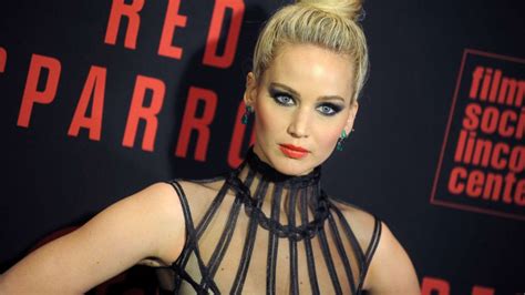 Noi, i ragazzi dello zoo di berlino: Jennifer Lawrence on going nude for the first time in 'Red ...