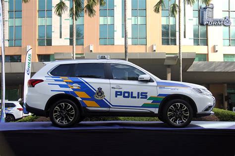 Berbeza dengan filem cermin kereta yang dijual pada harga lebih mahal di pasaran. Kereta Polis Malaysia 2018 - Surat JJ