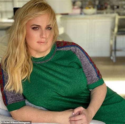 Rebel Wilson Shows Off Her Trim Figure In A Glamorous Green Dress