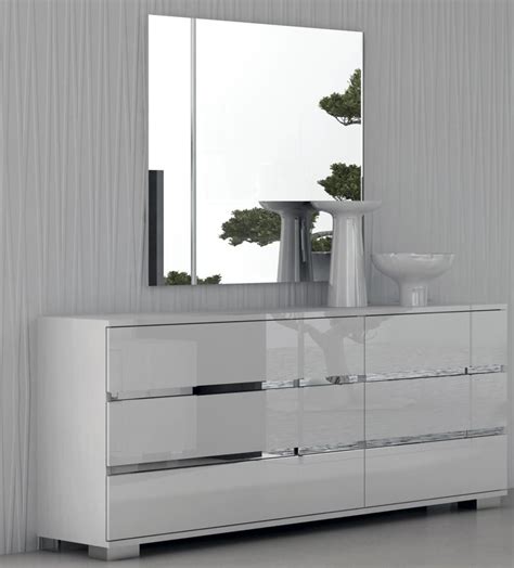 Whether you are looking for a high gloss sideboard for a modern interior touch. Select the white gloss furniture to enhance your home's ...