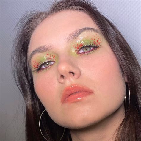 mua anastasiya on instagram “𝚂𝚙𝚛𝚒𝚗𝚐 𝚖𝚘𝚘𝚍 🌿” instagram spring mood makeup inspo