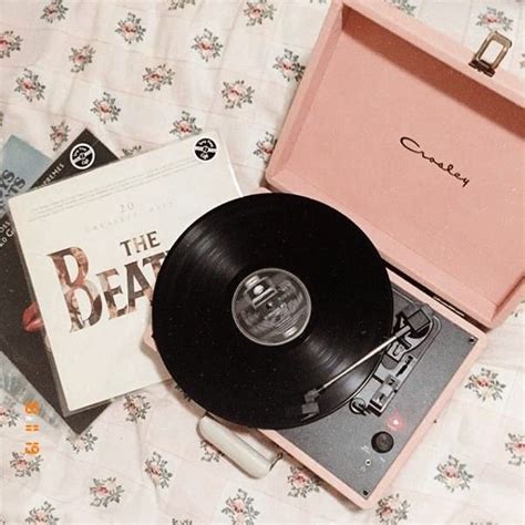 Pin By Ella Grace On Aesthetic Retro Aesthetic Record Players Music