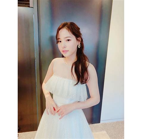 Min Hyo Rin Gurl White Dress Sleeveless Dong Wedding Dresses Fashion Bride Dresses Moda