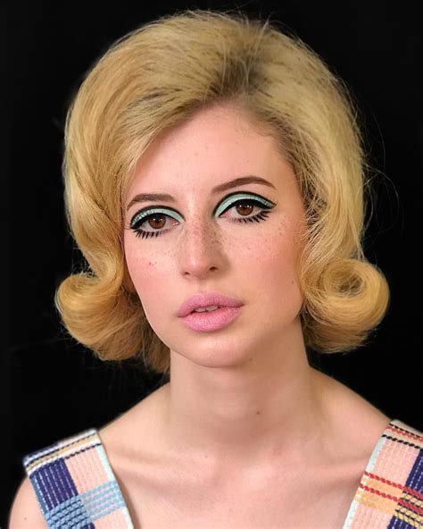 Welcome To The 60s 🤗 ~~~~~~~~~~~~~~~~~~~~~~~~~~~ Mode Vintage Hairstyles Retro Hairstyles