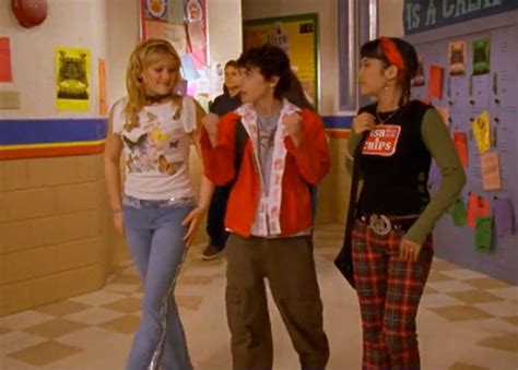 13 Lizzie Mcguire Outfits You Tried To Recreate As A Pre Teen — Photos