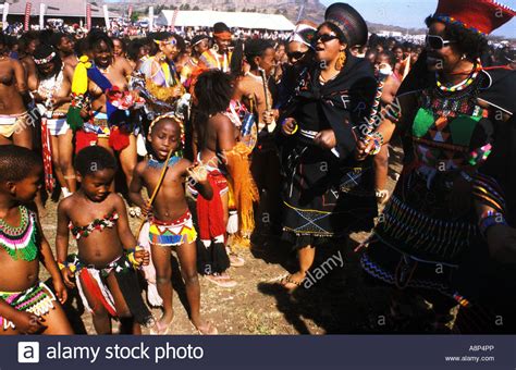 Zulu Reed Dance Fotos E Imágenes De Stock Alamy