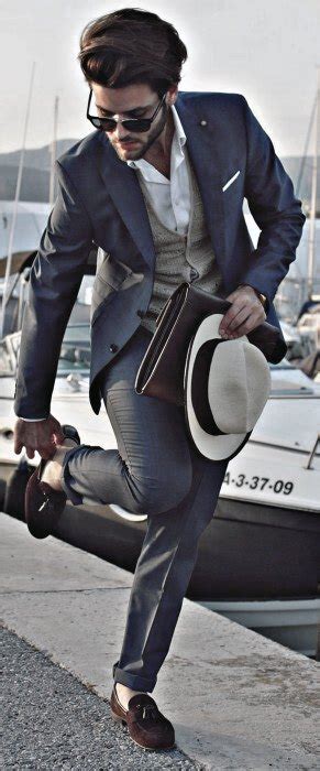 Super old cats are surprising. How To Wear A Suit Without A Tie - 50 Fashion Styles For Men