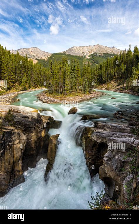 Sunwapta River Icefields Parkway Hi Res Stock Photography And Images