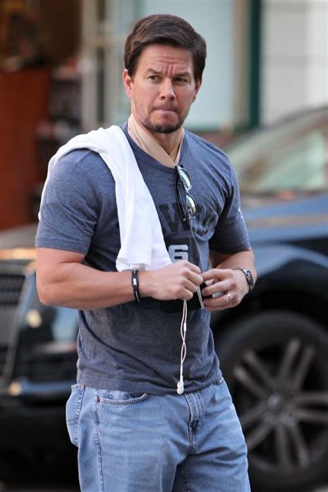 If you're yearning for mark wahlberg's earlier days when he danced and rhymed to good vibrations as marky mark while in his ck underwear, you're in for a … Mark "ALL THE SHIRTS FITS ME SO GOOD" Wahlberg (With ...
