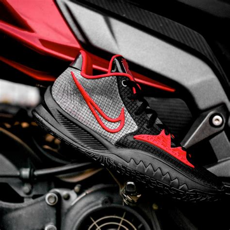Giày Nike Kyrie 4 Low Bred Cz0105 006 Sneaker Daily