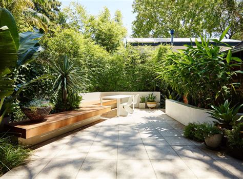 A Small Courtyard Oasis Modern Backyard Backyard Patio Backyard