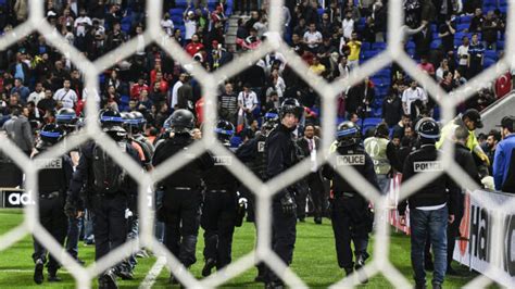 Bagarre Bus Incendi S Lavant Match Ol Psg Troubl