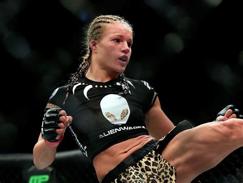 Herrig Chokes Out Curran After Long Layoff