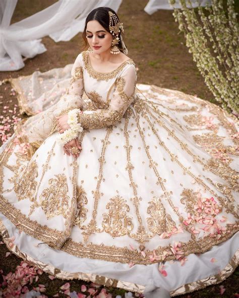 Aiman Khan Looks Absolutely Stunning In Bridal Photoshoot In 2021