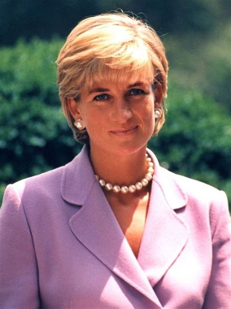 One of the most adored members of the british royal family, she died in a 1997 car crash. File:Diana, Princess of Wales 1997 (2).jpg - Wikimedia Commons