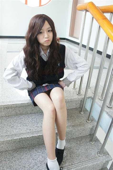 School Girl에 있는 핀