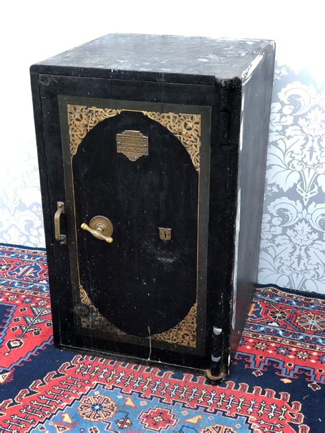Very Large Victorian Safe With Keys 580323 Uk