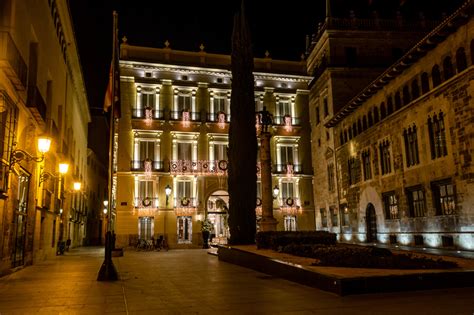 Valencia Christmas Markets | 2024 Dates, Locations & Must-Knows