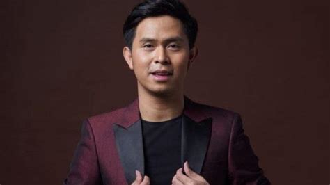 5 Penyanyi Pria Indonesia Yang Memiliki Karakter Suara Khas Bicara Musik