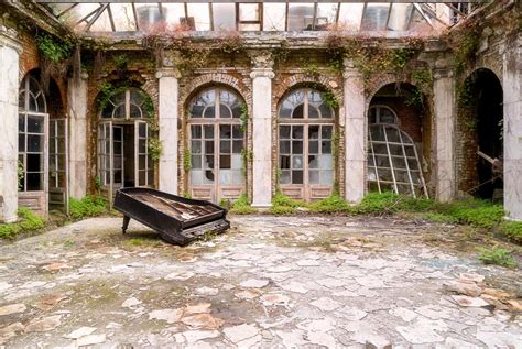 An Abandoned House In Poland Captured By Urban Photographer Roman