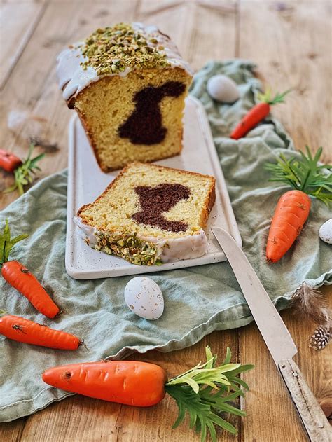 Kleines ostergebäck mit zitronengeschmack | dr. Osterhasen Kuchen mit Pistazien-Zuckerguss | Osterhasen ...