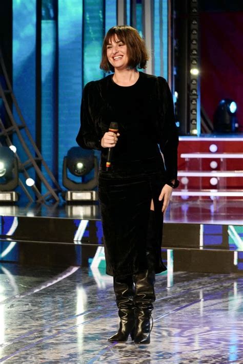 La felpa donna di madame è un una volta resa ufficiale la notizia che madame sarà tra i cantanti di sanremo 2021, l'artista ha. Sanremo 2021, i 26 Campioni tra veterani e debutti ...