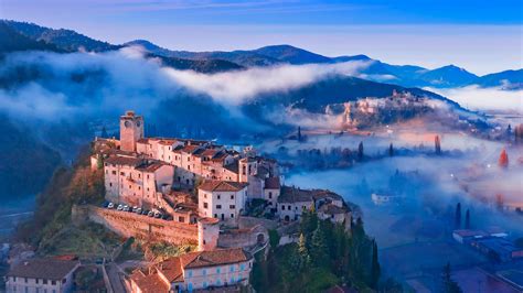 The Village Of Arrone In Umbria Italy Bing Wallpaper Gallery