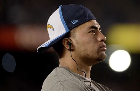 Chargers' Manti Te'o out with another foot injury: report - Chicago Tribune