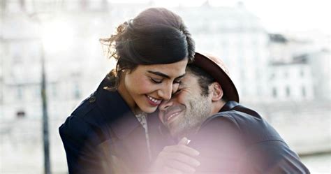 How To Know Someone Is Attracted To You 5 Signs Youre Attracted To