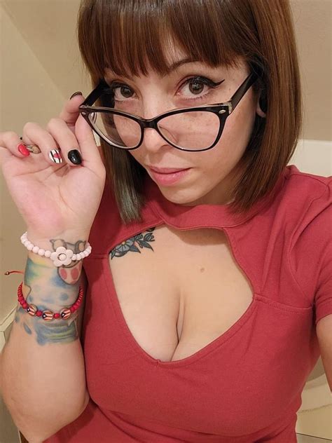 Glasses And Cleavage Rgirlswithglasses