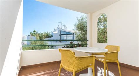 Apartamentos club andria it is a collection of 76 apartments, offers pleasant service pool bar, large sol ponent apartments is a small family run resort consists of 19 apartments, a sundeck with pool sol ponent apartments are located beachfront in the resort of cala blanca ciutadella de menorca. Apartamentos Sol Ponent | Menorca OFERTAS ACTUALIZADAS 2020 desde , Fotos y Valoraciones