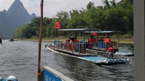 Li River Boat Ride Guilin Guangxi China October 16 2019 漓江乘船游览 中国