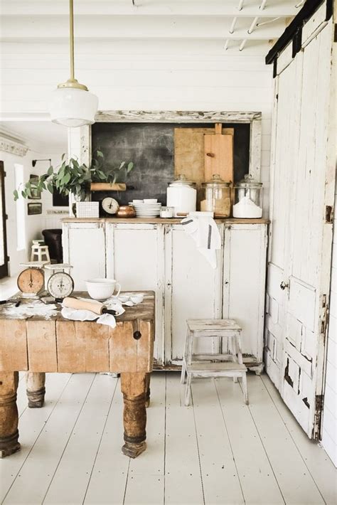 Farmhouse Kitchen Floor Ideas And Inspiration Hunker