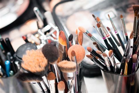 How To Clean Makeup Brushes And Why Its Necessary Microbladers