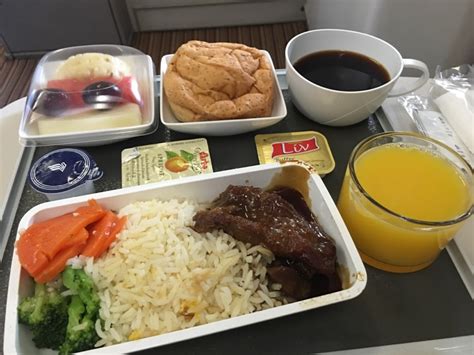 Makan Di Pesawat Yang Direbus Atau Nasi Goreng