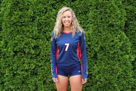 Sexy Pics On Twitter Blonde Volleyball Coed Has Just A Hint Of Cameltoe On Display