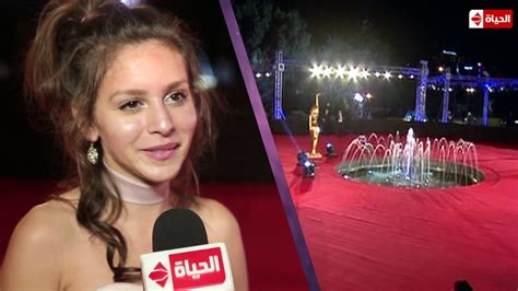 ولدت جميلة في مصر، ترعرعت في كنف عائلة فنية، فوالدها هو المخرج السينمائي عادل عوض. ‫برنامج عين - الفنانة جميلة عوض من مهرجان القاهرة " أحمد ...