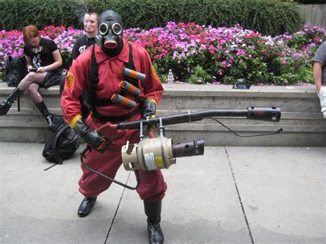 Pyro Cosplay Tf2 Cosplay Team Fortress Funny Pictures