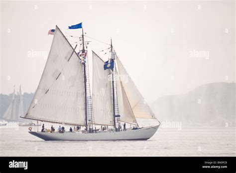 Gaff Rigged Knockabout Schooner Hi Res Stock Photography And Images Alamy