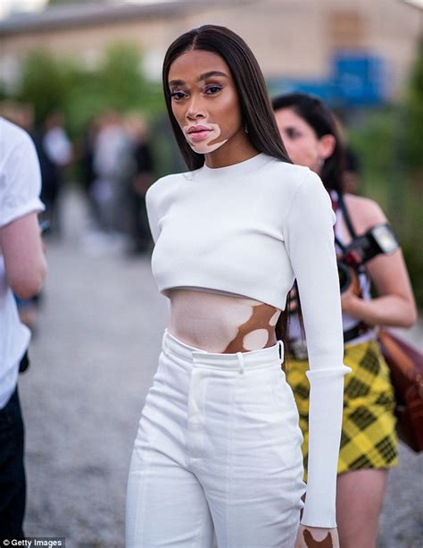 Winnie Harlow Flashes Her Toned Abs In Sporty White Co Ord Daily Mail