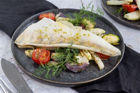 Zanderfilet auf Gemüsebett im Backofen Rezept