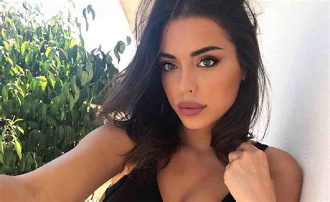 Giulia d'urso sta male durante la quarantena obbligata a causa del coronavirus. Giulia D'Urso confessa la scelta | Giulio nell'angolo a Uomini e Donne