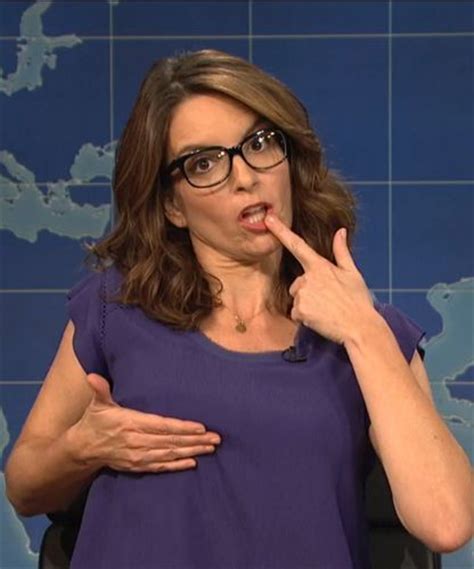 Tina Fey Returns To Weekend Update And Proves We Need Women On The Desk Tina Fey Amy Poehler