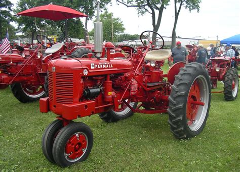 Tjek alle annoncer for traktorer til salg! 1954 Farmall Super C | Farmall, Farmall tractors, Vintage ...
