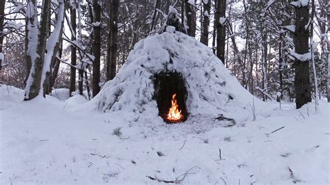 Wikiup Shelter Build Snow Storm Forest Camp Winter Bushcraft Youtube
